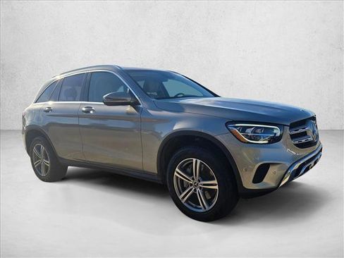 Used 2022 Mercedes-Benz GLC 300 image 2