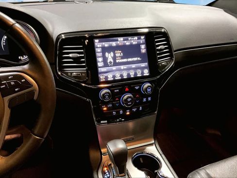 Used 2020 Jeep Grand Cherokee Limited w/ Luxury Group II image 16
