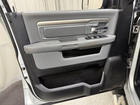 Used 2018 RAM 3500 SLT AWD/4WD image 15