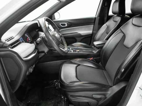 Used 2023 Jeep Compass Latitude AWD/4WD image 22