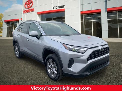 Used 2025 Toyota RAV4 XLE AWD/4WD image 1