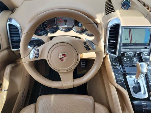 Used 2014 Porsche Cayenne S image 14