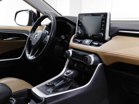 Used 2020 Toyota RAV4 Limited w/ Carpet Mat Package image 93