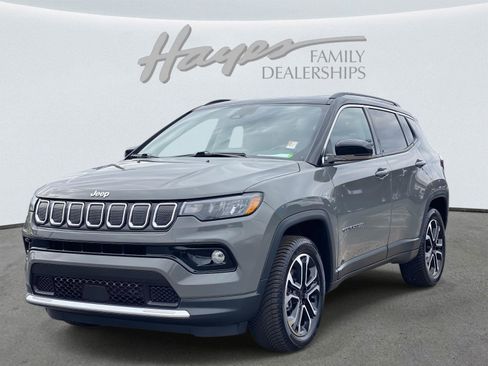 Certified 2022 Jeep Compass Limited image 10