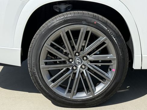New 2026 Lexus TX 550h AWD Plug-In Hybrid w/ Technology Package image 15