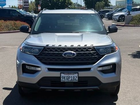Used 2023 Ford Explorer XLT w/ Equipment Group 202A AWD/4WD image 2