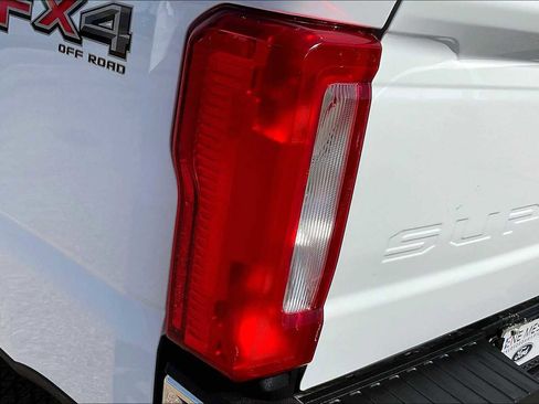Used 2024 Ford F250 XLT w/ FX4 Off-Road Package image 27