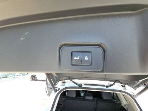 Used 2023 Nissan Rogue SV w/ SV Premium B Package image 28