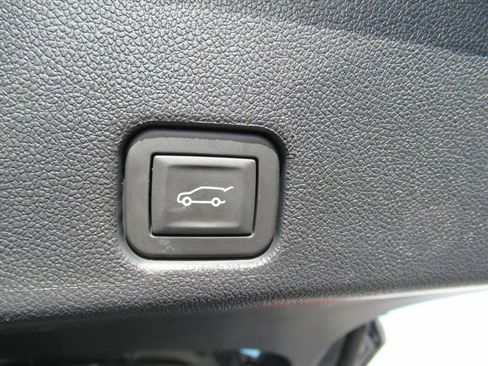 Used 2025 Buick Enclave Sport Touring AWD/4WD image 32