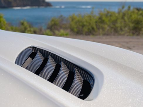 Used 2023 Aston Martin DBS Volante image 22