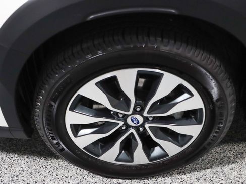 Used 2023 Subaru Outback Limited image 11