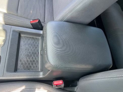 Used 2022 Nissan Frontier SV w/ Technology Package image 40