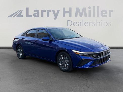 Certified 2024 Hyundai Elantra SEL FWD image 7
