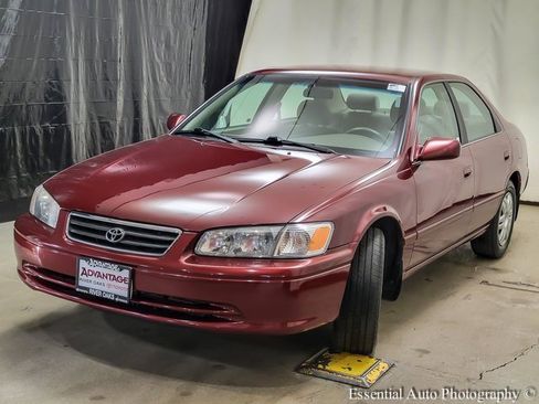Used 2000 Toyota Camry LE image 4