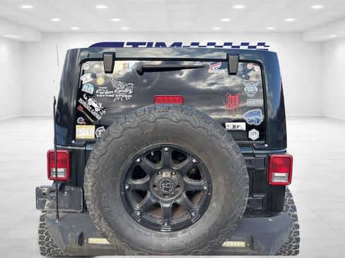 Used 2012 Jeep Wrangler Unlimited Sahara w/ Dual Top Group image 5