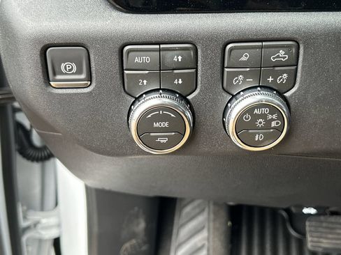 New 2026 GMC Sierra 2500 SLE AWD/4WD image 18