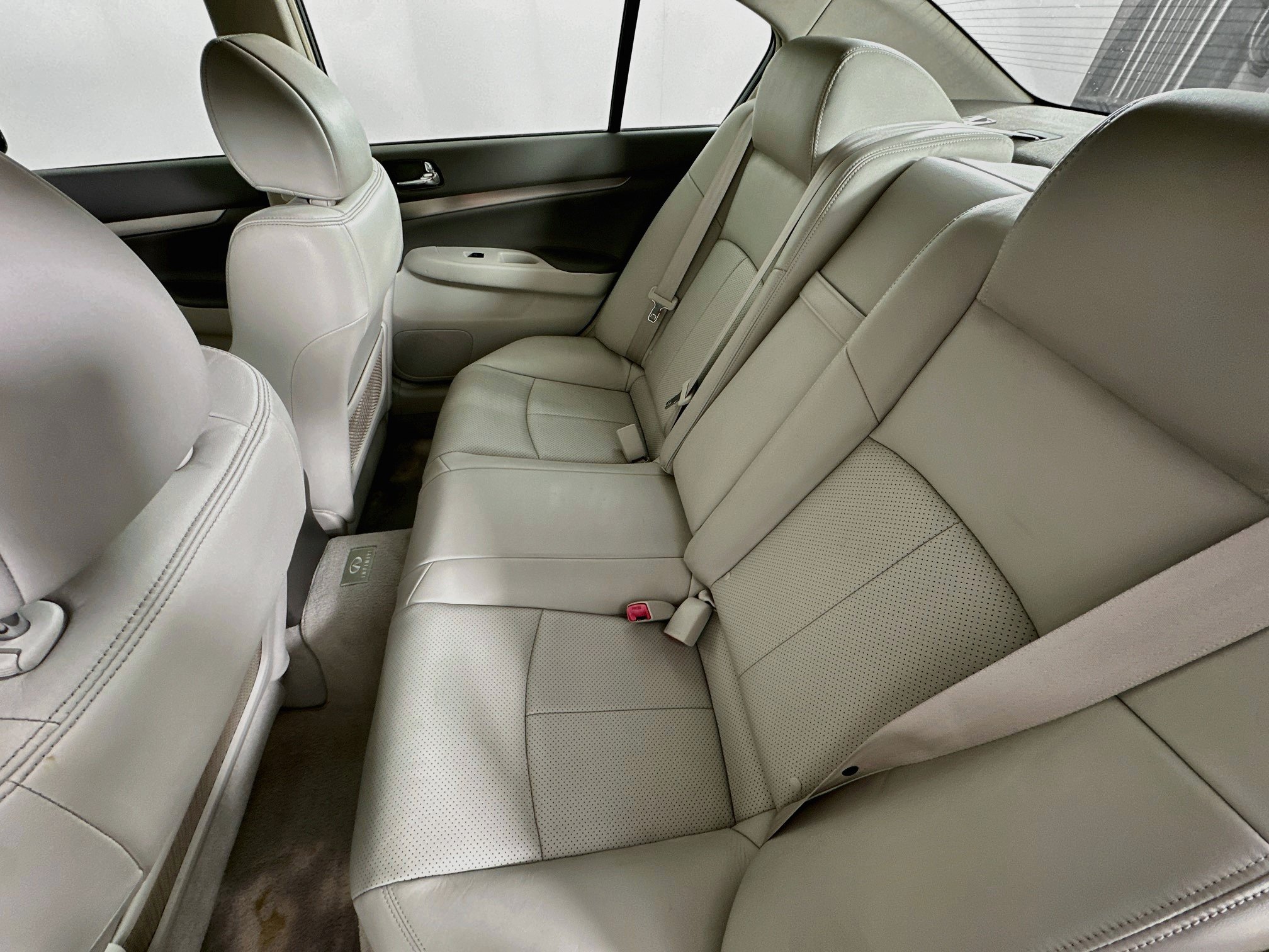 Used 2011 INFINITI G37 Journey w/ Sport Pkg - RWD image 28