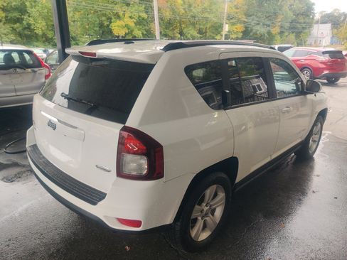 Used 2016 Jeep Compass Latitude image 6