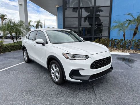 Certified 2025 Honda HR-V LX image 2