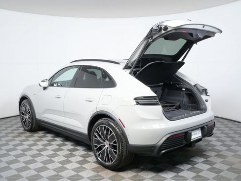 New 2026 Porsche Macan 4 Electric image 29