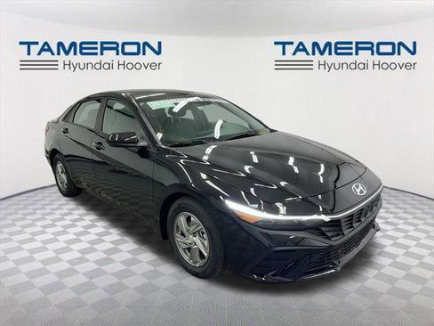 New 2026 Hyundai Elantra SE image 7