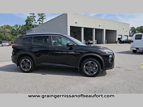 Used 2024 Nissan Rogue SV w/ SV Premium Package FWD image 35