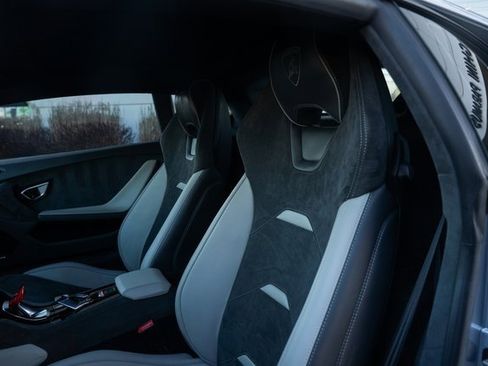 Used 2023 Lamborghini Huracan Tecnica image 29