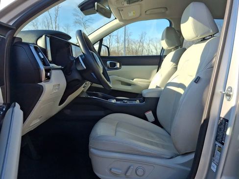 Used 2023 Kia Sorento EX image 17