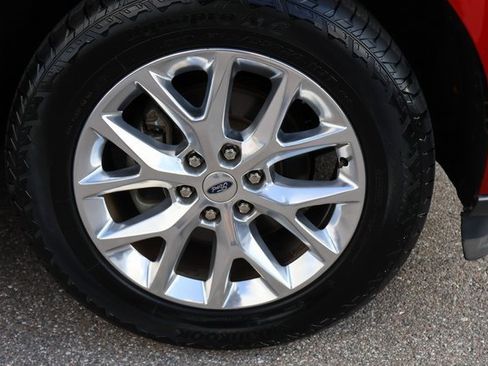 Used 2021 Ford Expedition XLT image 9