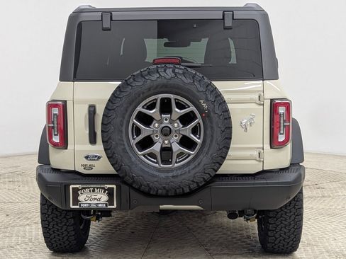 New 2025 Ford Bronco Badlands image 9