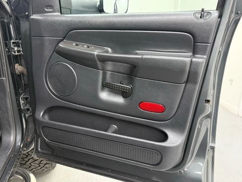 Used 2003 Dodge Ram 2500 Truck SLT image 16
