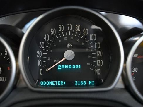 Used 2005 Chevrolet SSR w/ Preferred Equipment Group RWD image 50