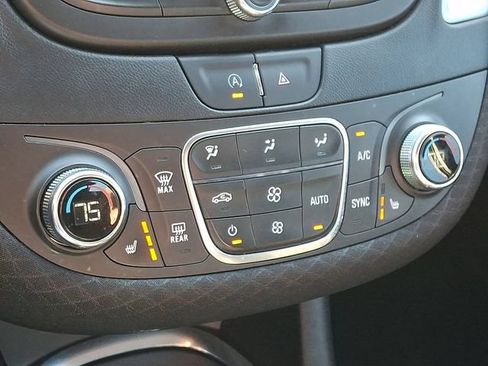 Used 2024 Chevrolet Malibu LT FWD image 17