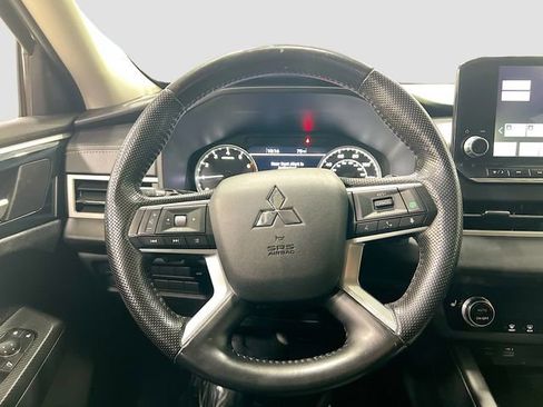 Used 2022 Mitsubishi Outlander SE image 26