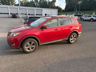 Used 2015 Toyota RAV4 XLE FWD video 1