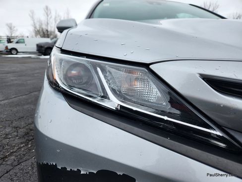 Used 2020 Toyota Camry SE image 13