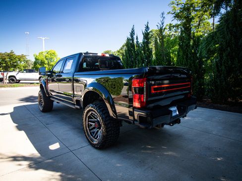 Used 2023 Ford F250 Lariat w/ Lariat Ultimate Package AWD/4WD image 8