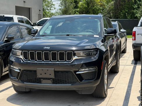 Used 2023 Jeep Grand Cherokee Limited AWD/4WD image 11