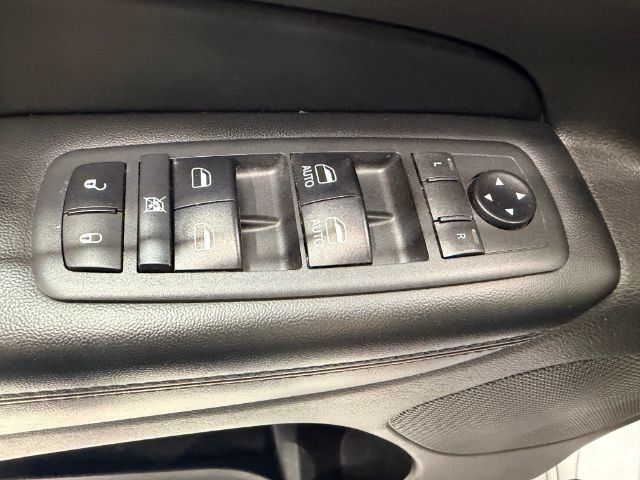 Used 2019 Jeep Grand Cherokee Altitude AWD/4WD image 16