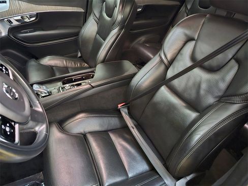 Used 2021 Volvo XC90 T8 Inscription w/ Protection Package Premier image 23