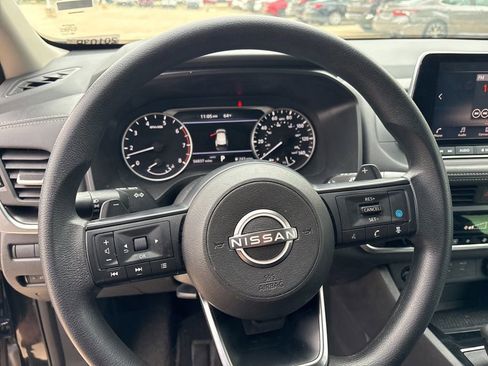 Used 2024 Nissan Rogue SV AWD/4WD image 14
