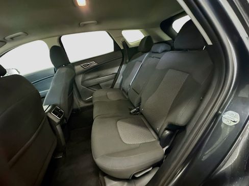 Used 2025 Kia Sportage LX image 28