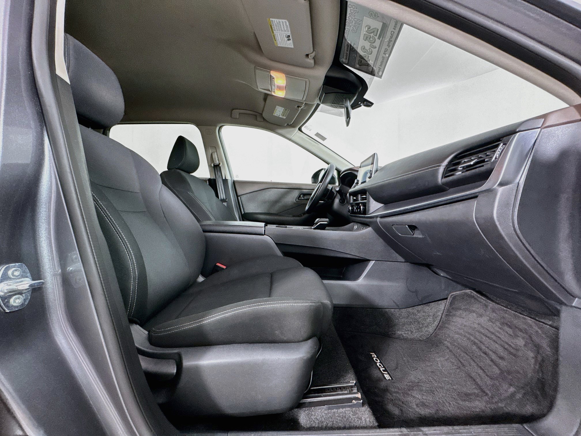 Used 2023 Nissan Rogue S AWD/4WD image 27