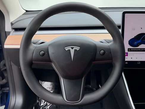 Used 2020 Tesla Model 3 Standard Range Plus RWD image 40