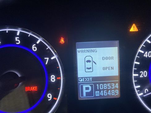 Used 2013 INFINITI G37 Convertible w/ Premium Pkg RWD image 26