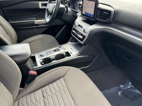 Used 2021 Ford Explorer XLT AWD/4WD image 20