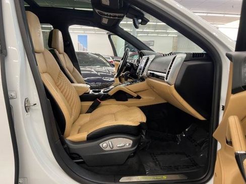 Used 2017 Porsche Cayenne S Platinum w/ Premium Package Plus (Pjy) AWD/4WD image 36