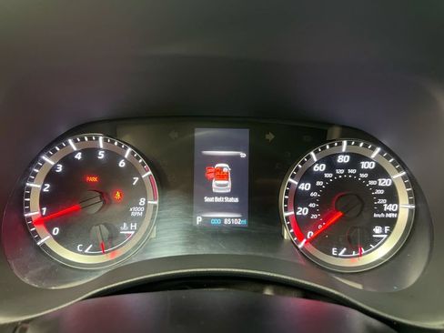 Used 2022 Toyota Highlander L FWD image 12
