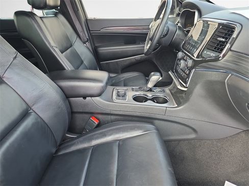 Used 2022 Jeep Grand Cherokee Limited image 26