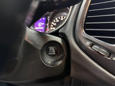 Used 2019 Jeep Compass Latitude w/ Cold Weather Group FWD image 21